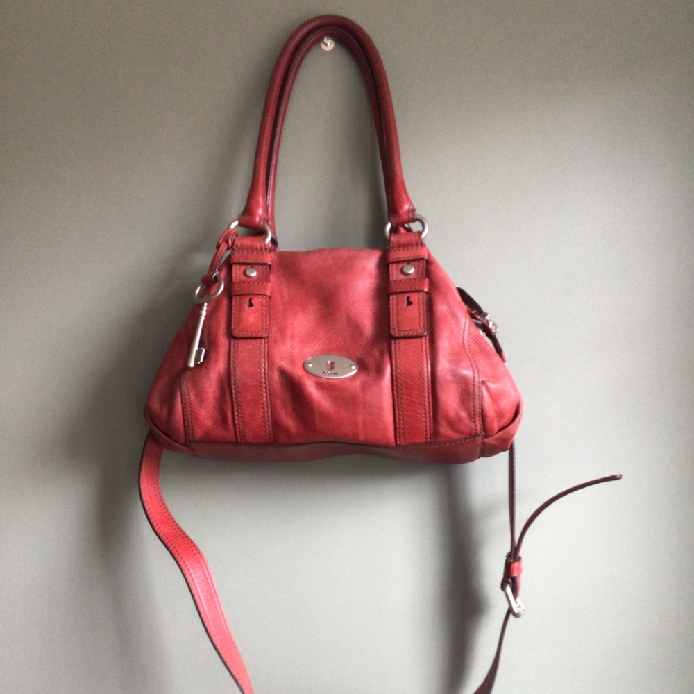 Fossil satchel purse  in red, all zippers and strap in excellent condition.